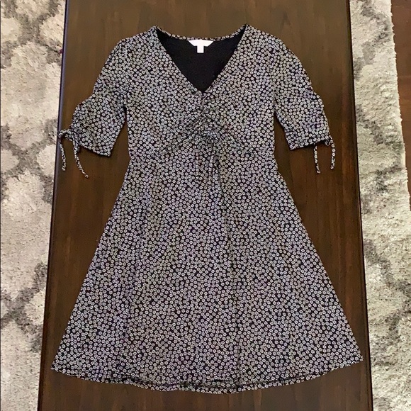 LC Lauren Conrad Dresses & Skirts - LC Black and White Micro Flower Print Dress